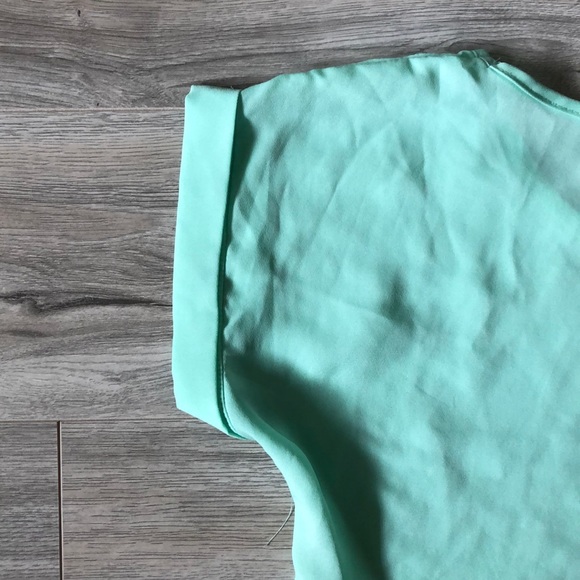 🐮2/$15 Wet Seal Open-Back Chiffon Top - Picture 2 of 3